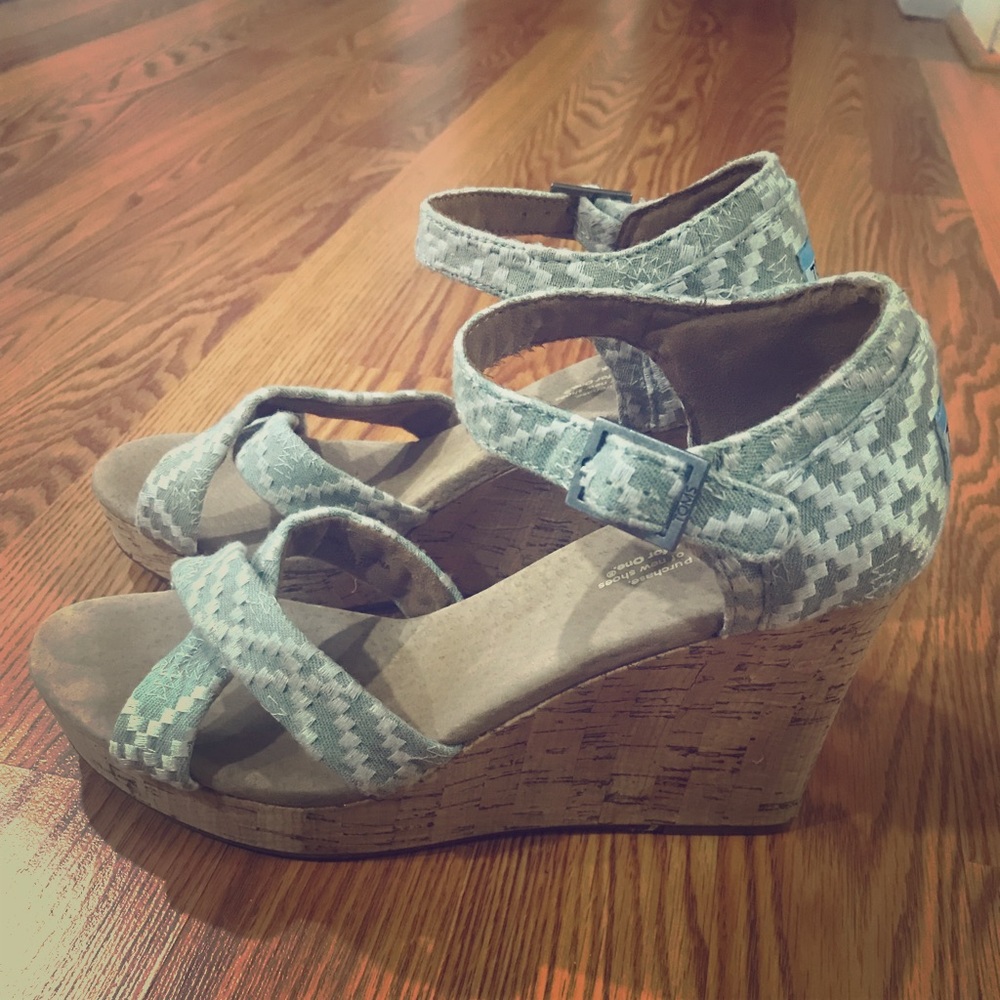 Toms wedges
